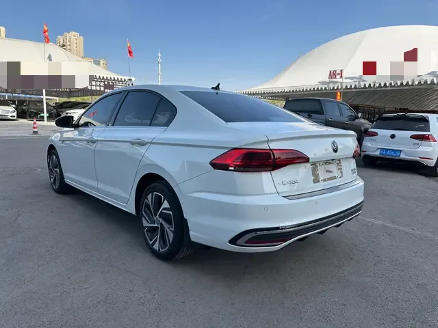 Volkswagen Bora Bora 2024 200TSI DSG Joy Travel PRO Edition 2024 — thumbnail 4