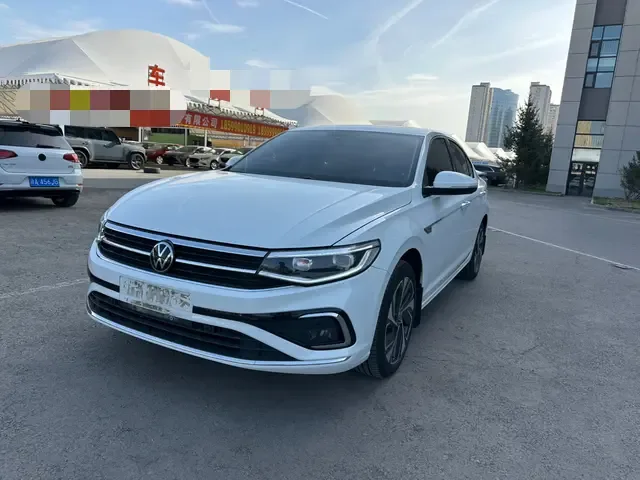 Volkswagen Bora Bora 2024 200TSI DSG Joy Travel PRO Edition 2024 — photo 1, buy with delivery to Moscow