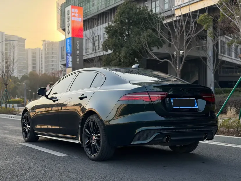 Jaguar XEL XEL 2021 2.0T 250PS Black Sports Edition 2022 — thumbnail 2