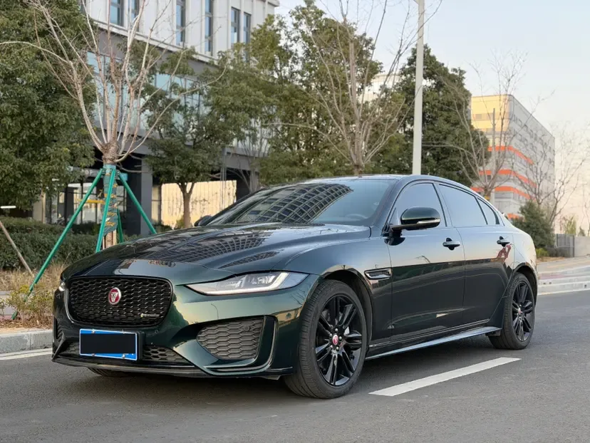 Jaguar XEL XEL 2021 2.0T 250PS Black Sports Edition 2022 — photo 1, buy with delivery to Moscow