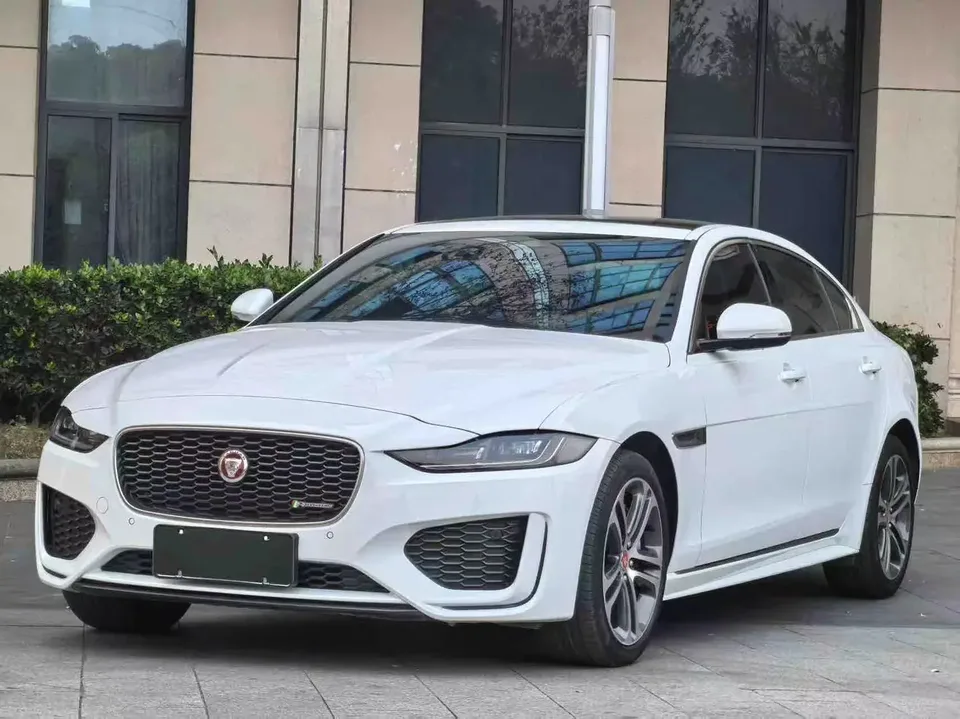 Jaguar XEL XEL 2022 2.0T 250PS R-DYNAMIC S aggressive sports version 2022 — photo 1, buy with delivery to Moscow