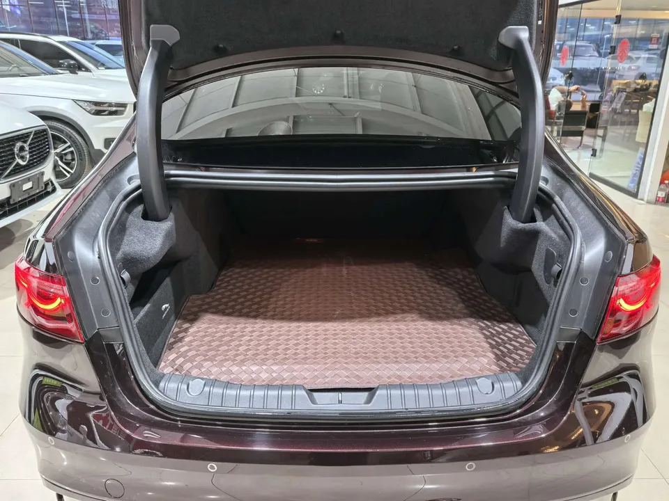 Jaguar XFL 2.0T P200 Two-wheel drive Elite Deluxe Edition 2022 — миниатюра 4