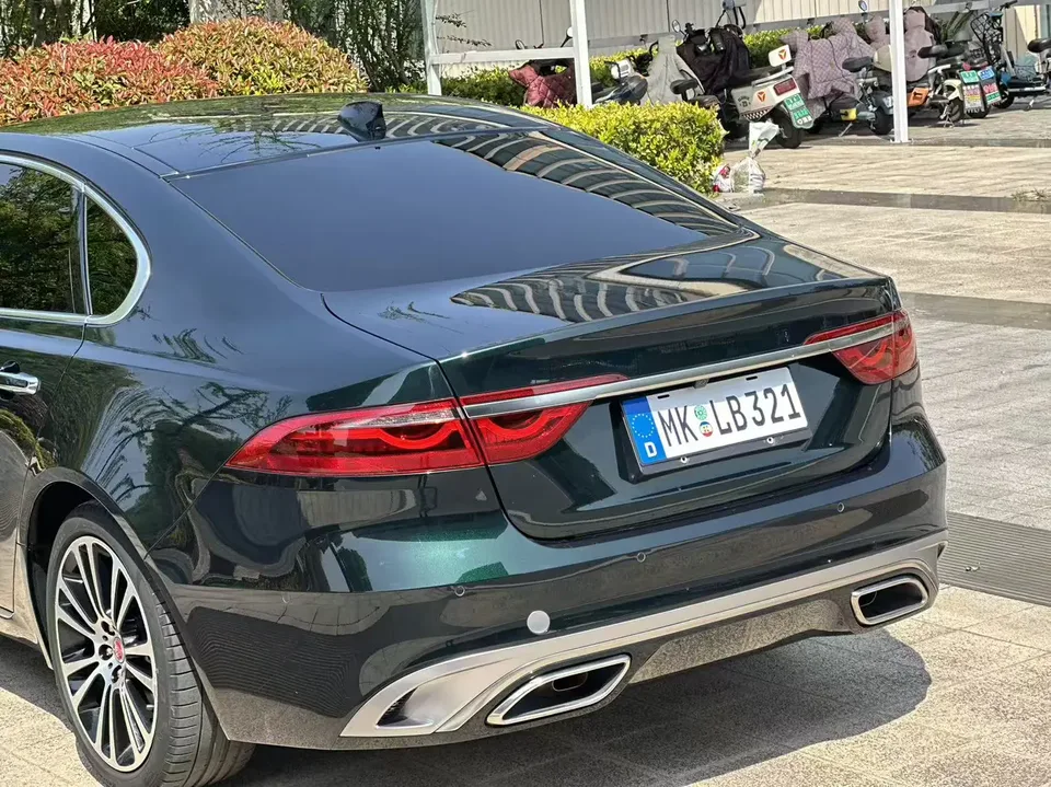 Jaguar XFL Jaguar XFL 2022 2.0T P250 2WD Elite Sports Edition 2022 — thumbnail 4