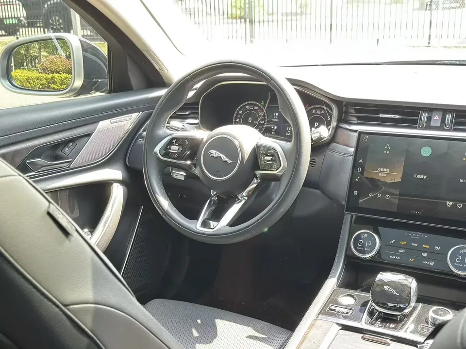 Jaguar XFL Jaguar XFL 2022 2.0T P250 2WD Elite Sports Edition 2022 — thumbnail 5
