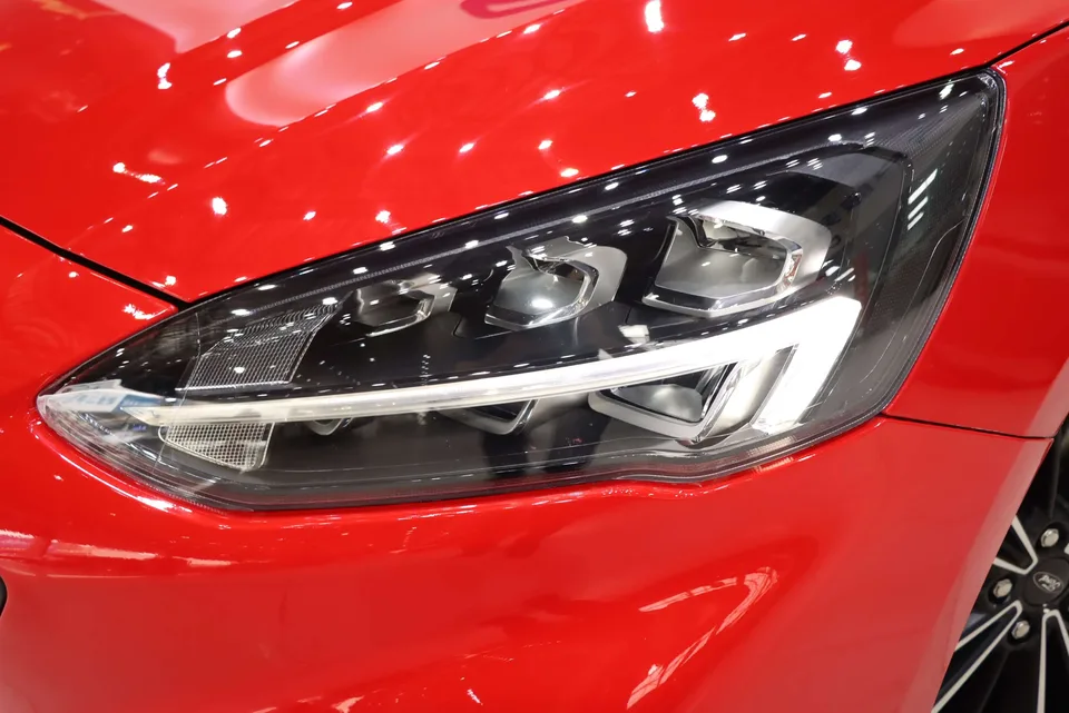 Ford Focus Focus 2021 sedan EcoBoost 180 automatic ST Line 2022 — миниатюра 3