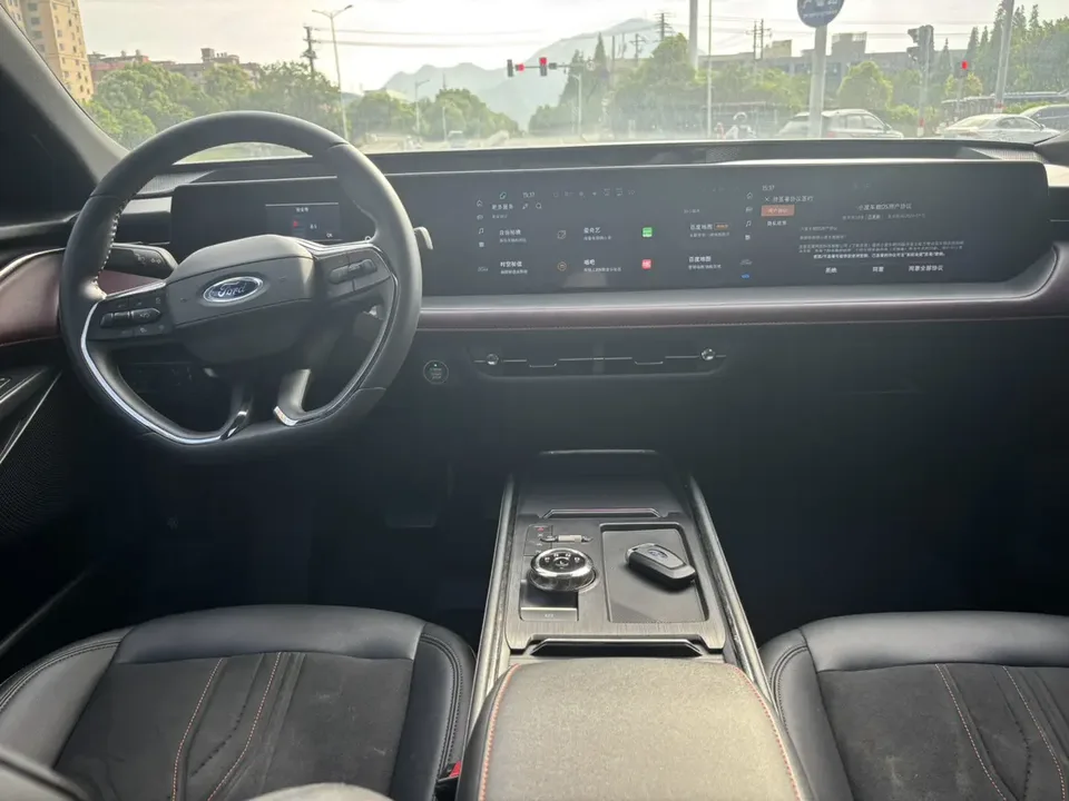 Ford Mondeo Mondeo EcoBoost 180 Luxury 2023 — миниатюра 3