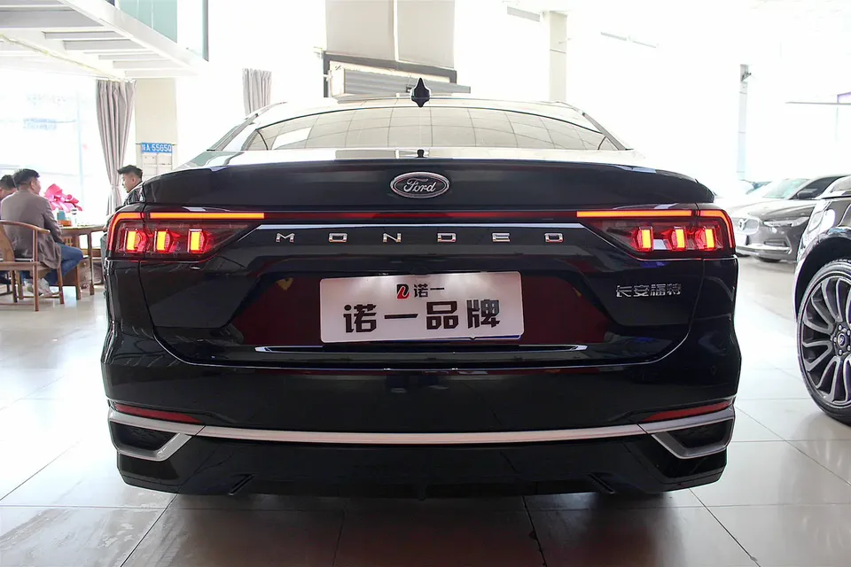 Ford Mondeo Mondeo 2025 EcoBoost 180 Luxury 2025 — миниатюра 5