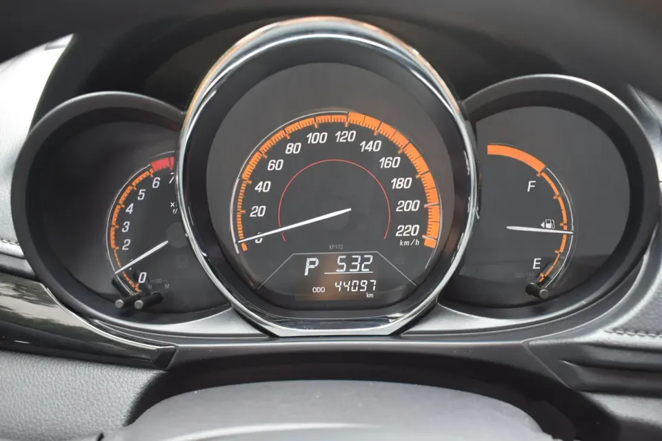 Toyota Yaris L Yaris L 2022 YARiS L Zhixuan 2022 Zhixuan X 1.5L CVT luxury PLUS version 2023 — thumbnail 4