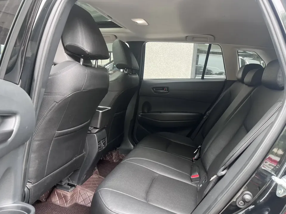Toyota CorollaCross 2.0L CVT Elite Edition 2023 — миниатюра 3