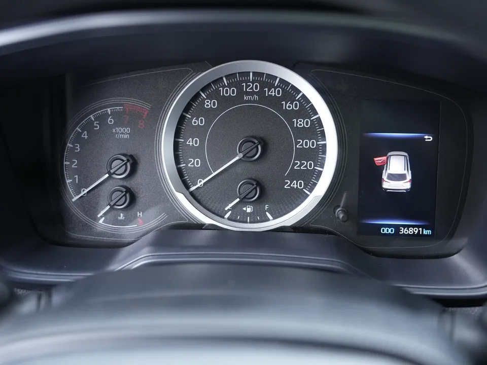 Toyota CorollaCross 2.0L Elite Edition 2023 — миниатюра 3