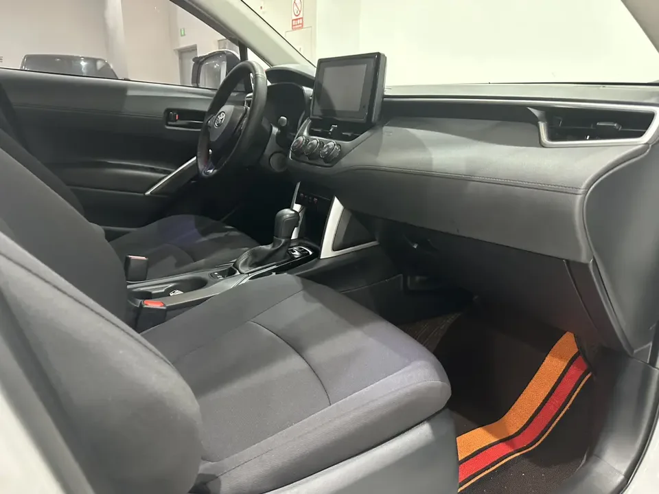 Toyota CorollaCross 2.0L Pioneer Edition 2023 — миниатюра 3