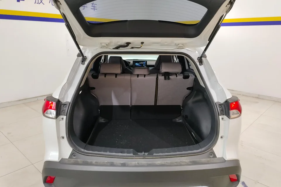 Toyota CorollaCross 2.0L CVT Pioneer Edition 2024 — миниатюра 5
