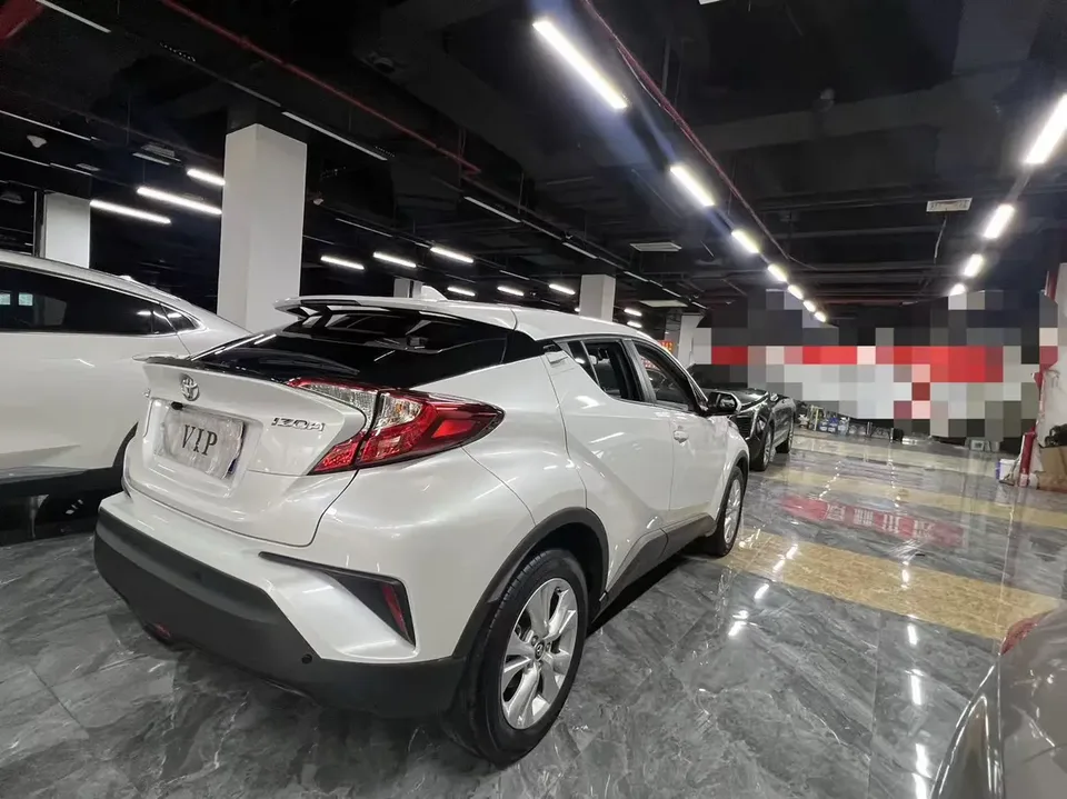Toyota C-HR Hybrid Yize IZOA 2022 2.0L Sports Edition 2022 — thumbnail 2