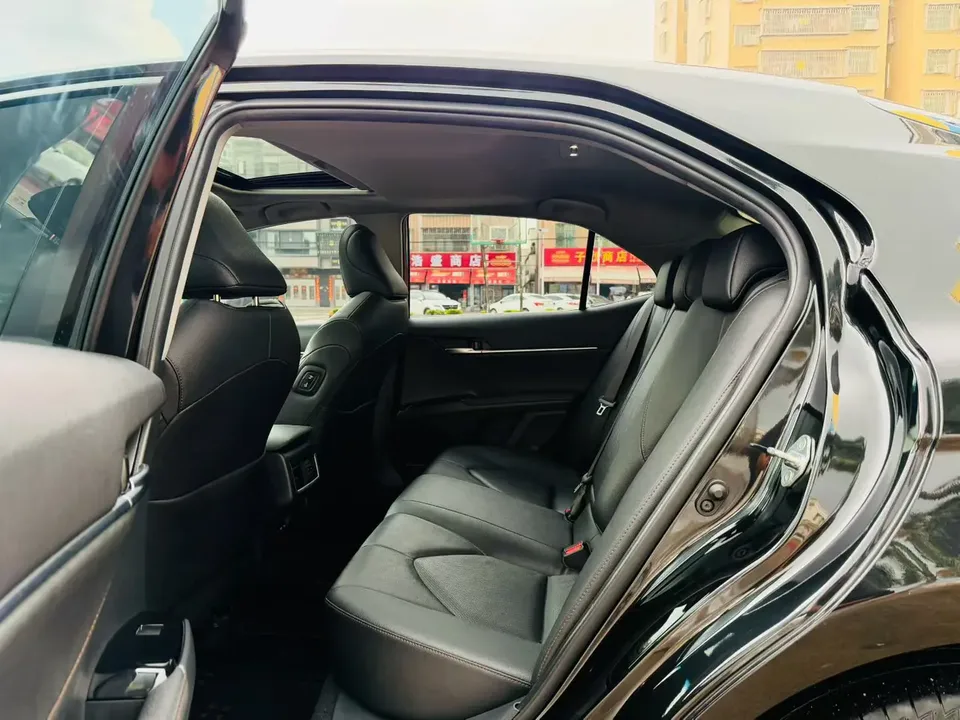 Toyota Camry 2.0GVP Leading Edition 2023 — миниатюра 3