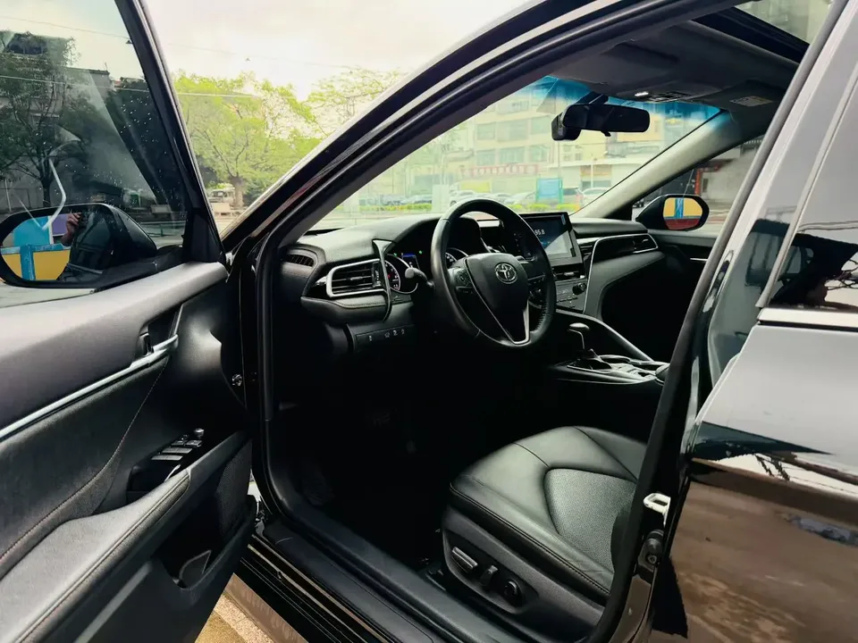 Toyota Camry 2.0GVP Leading Edition 2023 — миниатюра 5
