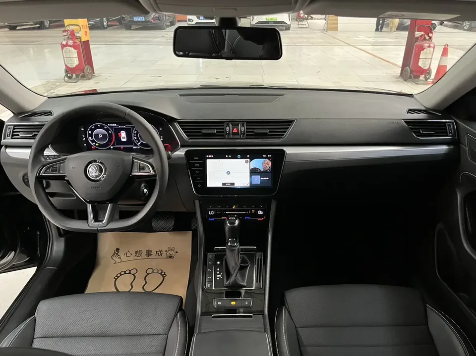 Skoda Speedy Superpa 2024 TSI280 DSG Exclusive Edition 2024 — миниатюра 4