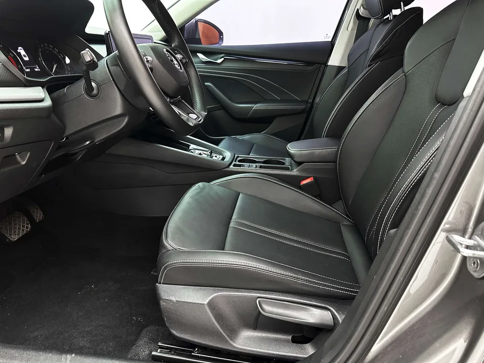 Skoda Octavia PRO TSI280 DSG Exclusive Edition 2023 — миниатюра 4
