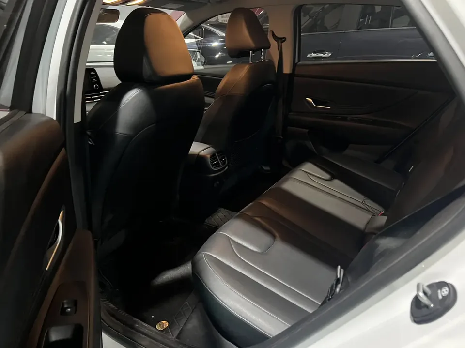Hyundai Elantra 1.5L CVT GLX Elite Edition 2025 — миниатюра 3