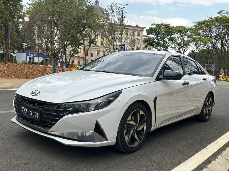 Hyundai Elantra 2023