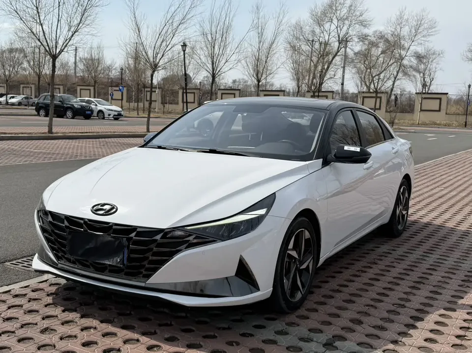 Hyundai Elantra 2022
