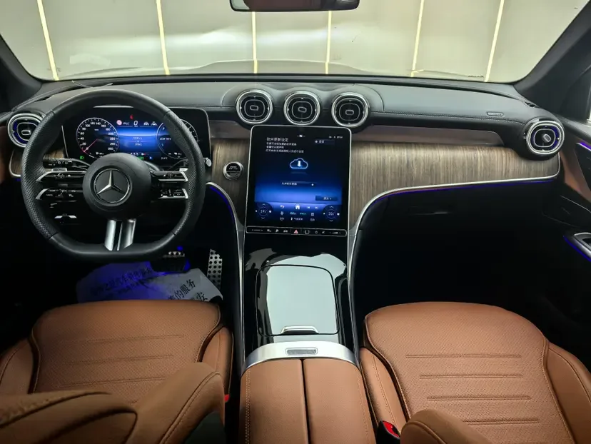 Mercedes-Benz GLC PHEV Mercedes-Benz GLC PHEV 2025 GLC 350 e L 4MATIC Collector's Edition 2025 — thumbnail 4