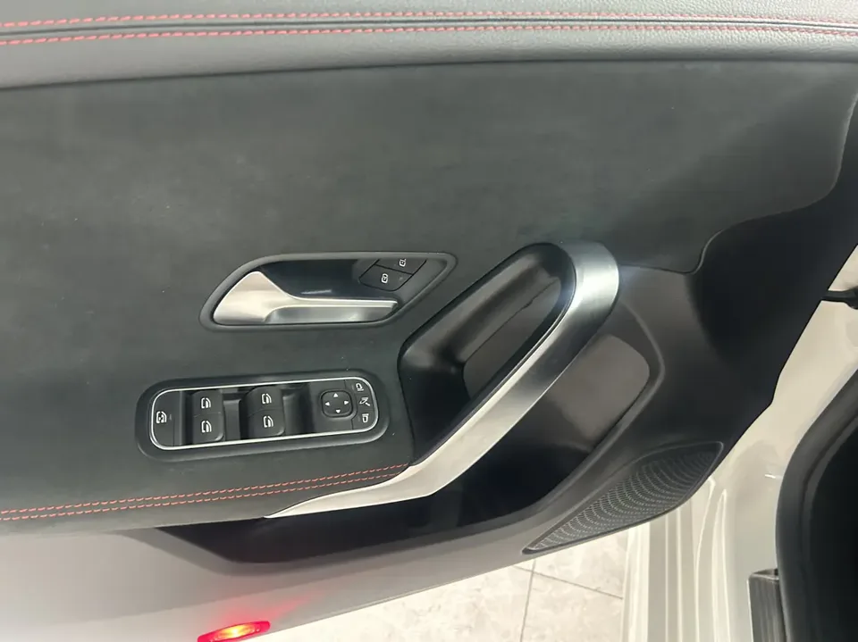 Mercedes-Benz CLA (Imported) Mercedes-Benz CLA 2022 CLA 200 five-door hunting sports car 2022 — миниатюра 4