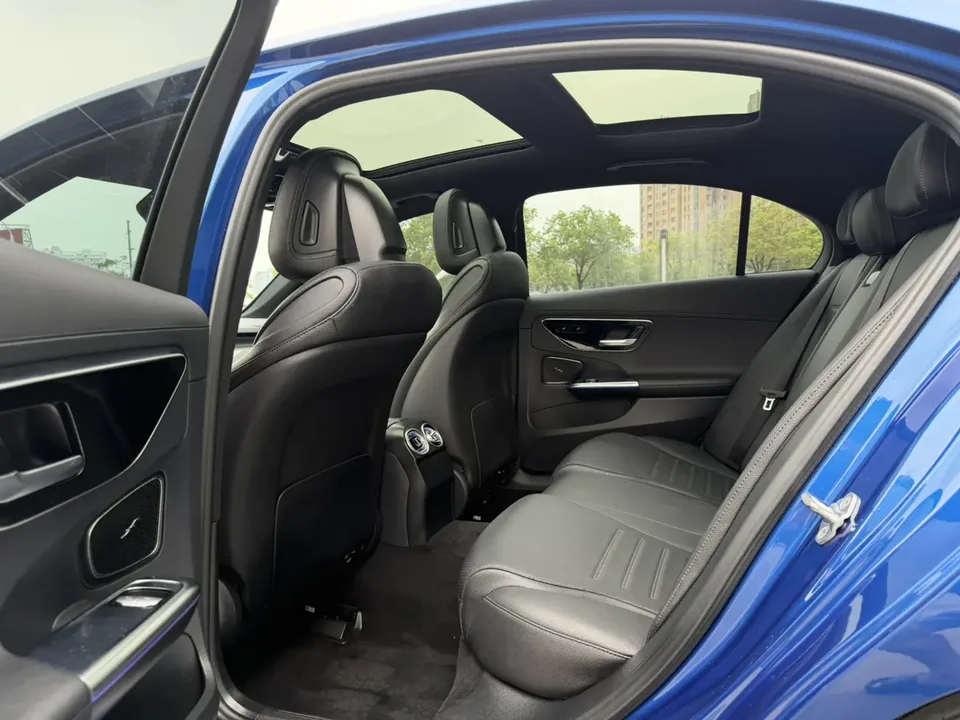 Mercedes-Benz C-Class Mercedes Benz C Class 2022 facelift C 260 L sports version 2022 — миниатюра 3