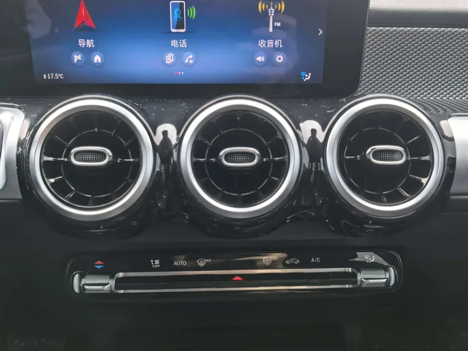 Mercedes-Benz GLB-Class GLB 2024 facelift GLB 200 Dynamic 2024 — thumbnail 3