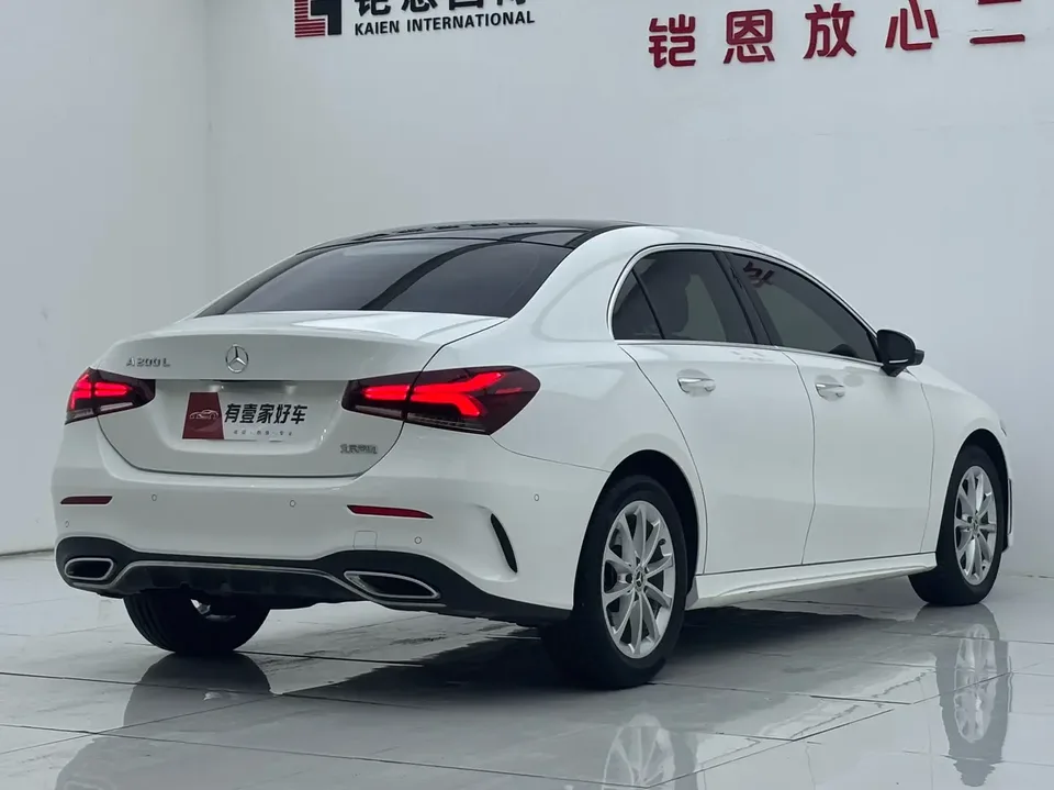 Mercedes-Benz Mercedes Benz A Class Mercedes-Benz A-Class 2022 facelift A 200 L sports sedan fashion version 2022 — миниатюра 2