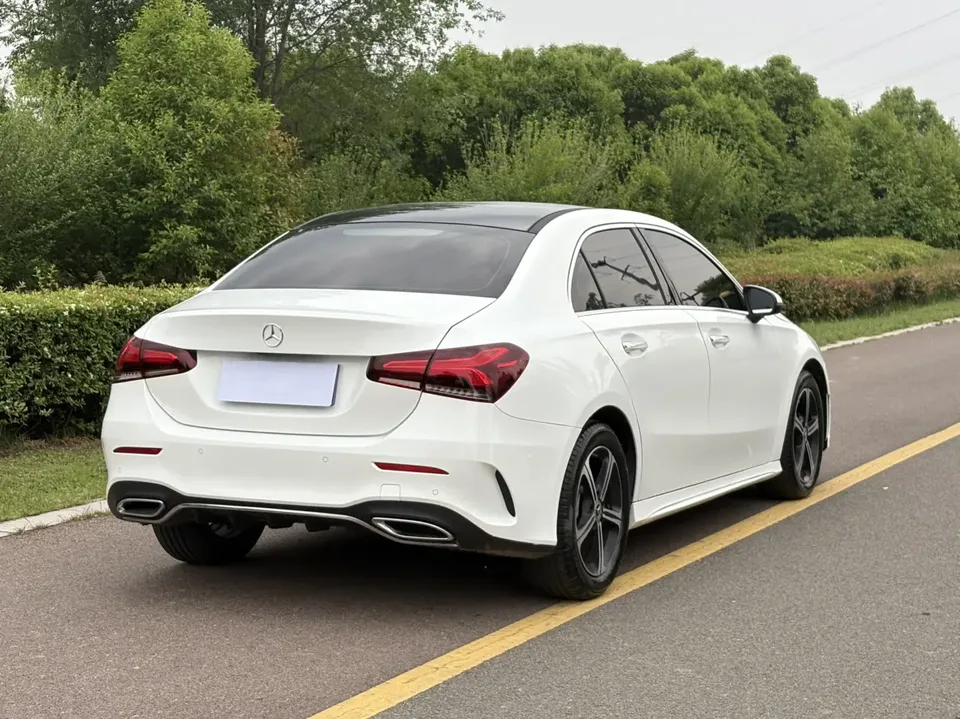 Mercedes-Benz Mercedes Benz A Class second facelift A 200 L sports sedan fashion version 2023 — миниатюра 2