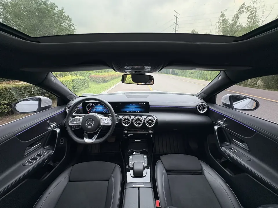 Mercedes-Benz Mercedes Benz A Class second facelift A 200 L sports sedan fashion version 2023 — миниатюра 3