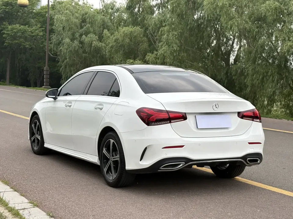 Mercedes-Benz Mercedes Benz A Class second facelift A 200 L sports sedan fashion version 2023 — миниатюра 4