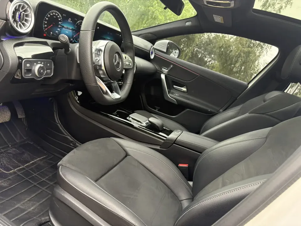 Mercedes-Benz Mercedes Benz A Class second facelift A 200 L sports sedan fashion version 2023 — миниатюра 5