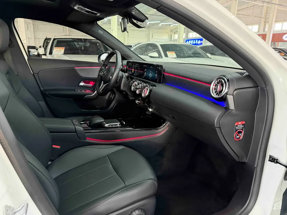 Mercedes-Benz Mercedes Benz A Class Mercedes-Benz A-Class 2022 A 180 L Sports Sedan 2023 — миниатюра 4