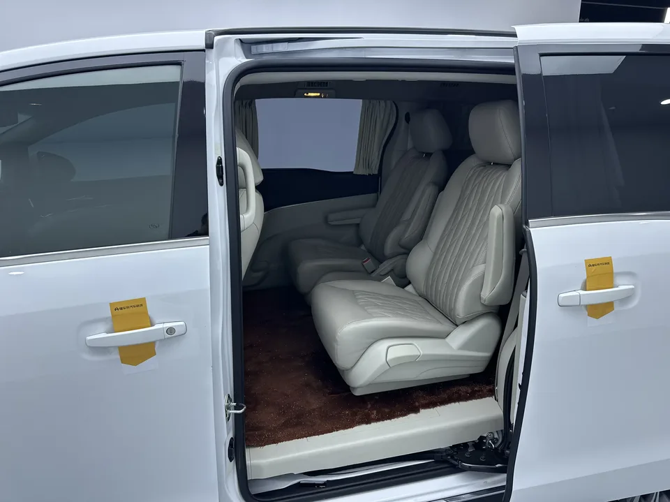 Buick GL8 Buick GL8 2023 Land Business Class 2.0T Comfort Edition 2023 — миниатюра 4