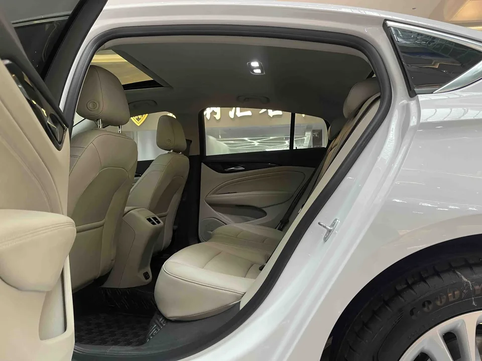 Buick Majesty Regal 2021 652T Elite Model 2022 — миниатюра 4