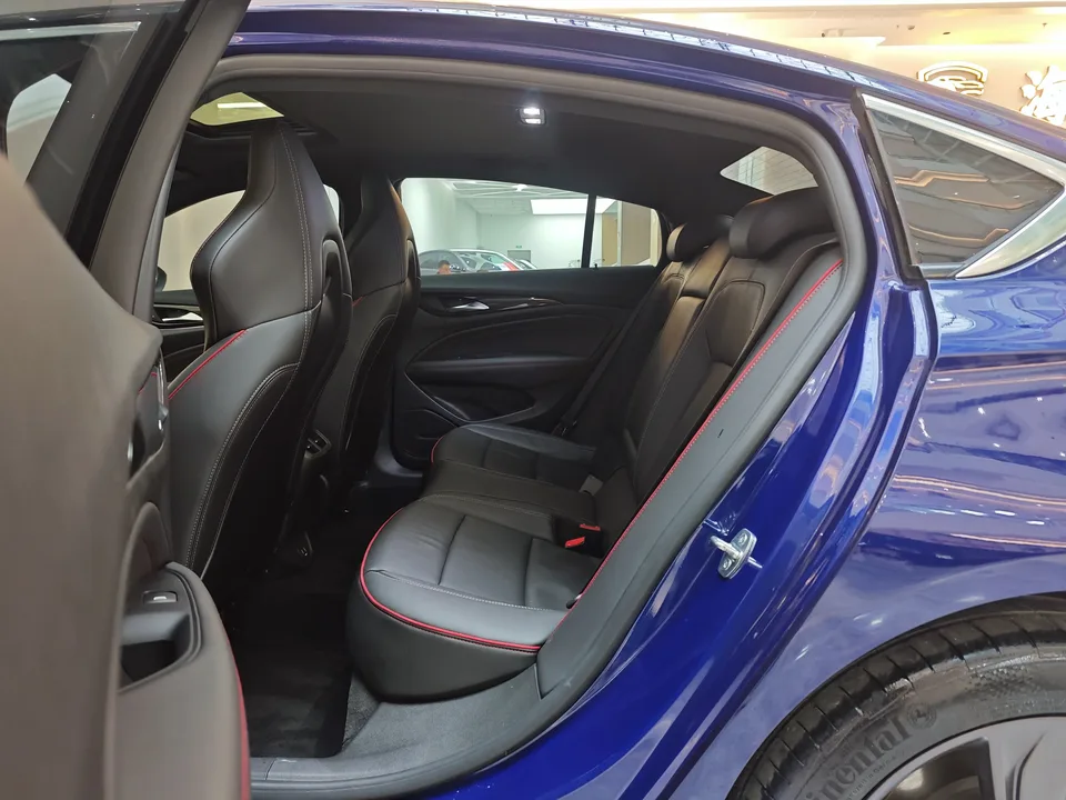 Buick Majesty Regal 2021 GS 28T Elite 2022 — миниатюра 4
