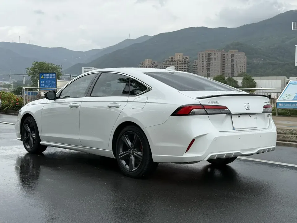 Honda Inspire 260TURBO Exquisite Edition 2023 — миниатюра 4