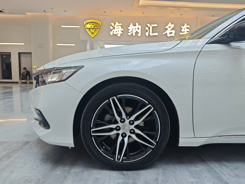Honda Accord 2022 Accord 260TURBO Fantasy Night Premium Edition 2022 — миниатюра 5