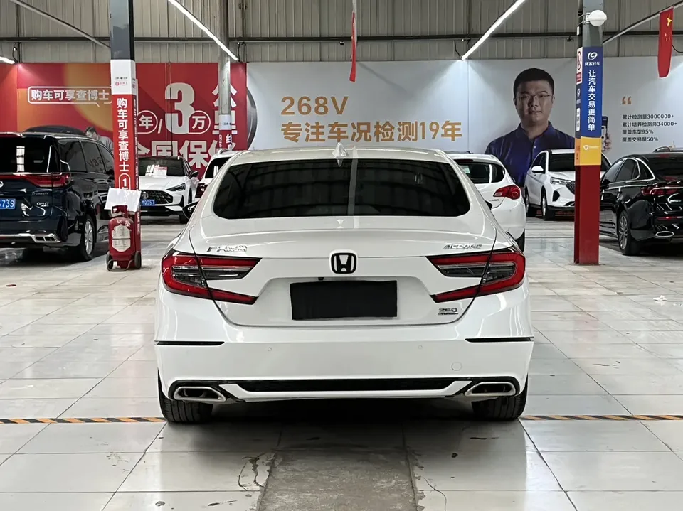 Honda Accord Accord 2022 260TURBO Deluxe Edition 2023 — миниатюра 2