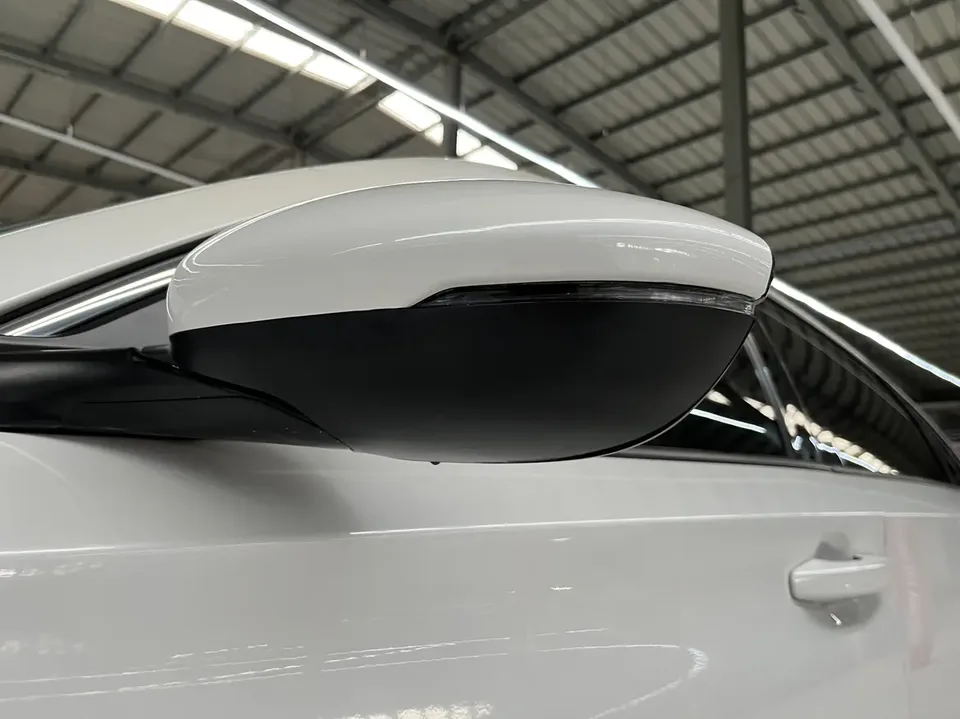 Honda Accord Accord 2022 260TURBO Deluxe Edition 2023 — миниатюра 3