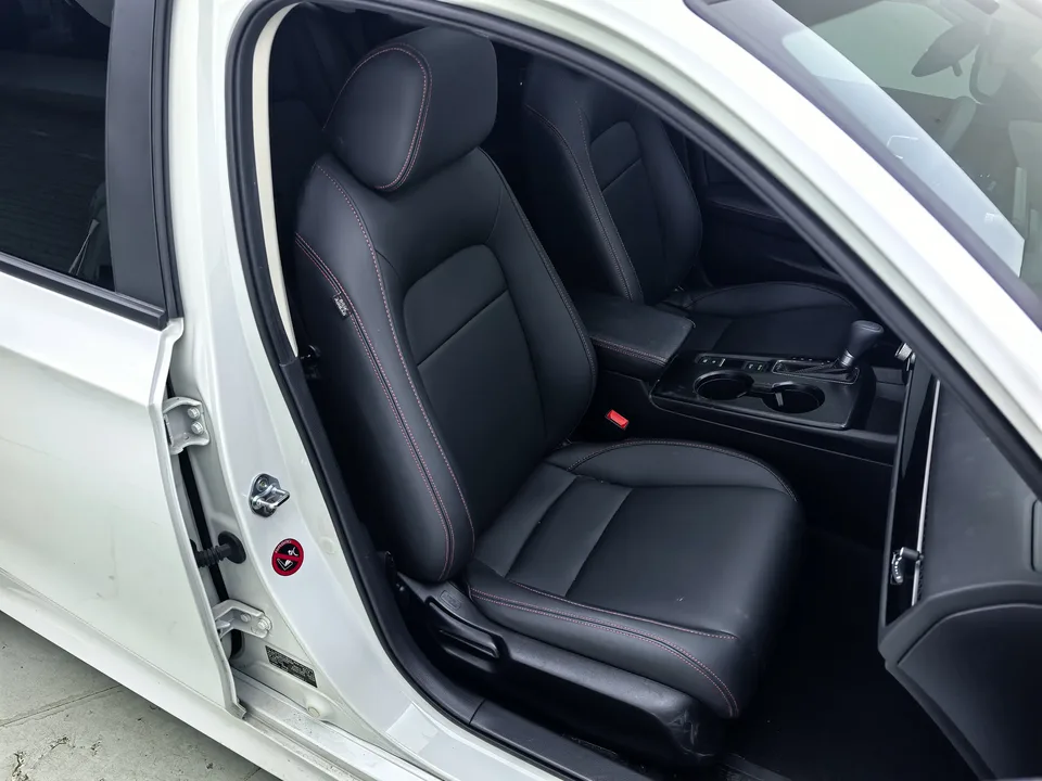 Honda CIVIC 2022 Civic 240TURBO CVT Dynamic Edition 2023 — миниатюра 4