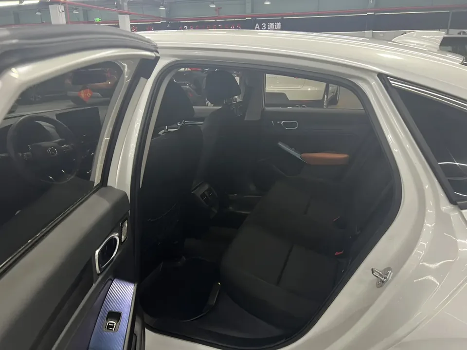 Honda CIVIC 2022 Civic 180TURBO CVT Sport Edition 2022 — миниатюра 4