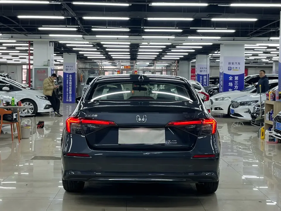 Honda CIVIC 2022 Civic 240TURBO CVT Dynamic Edition 2022 — миниатюра 2
