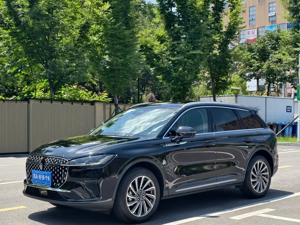 Lincoln Adventurer 2025