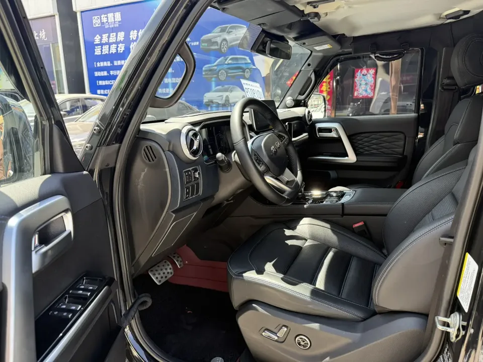 BAIC Beijing Off-road BJ40 Beijing Off-road BJ40 2023 2.0T Automatic 4WD City Hunter Edition Knight Edition 2023 — миниатюра 3