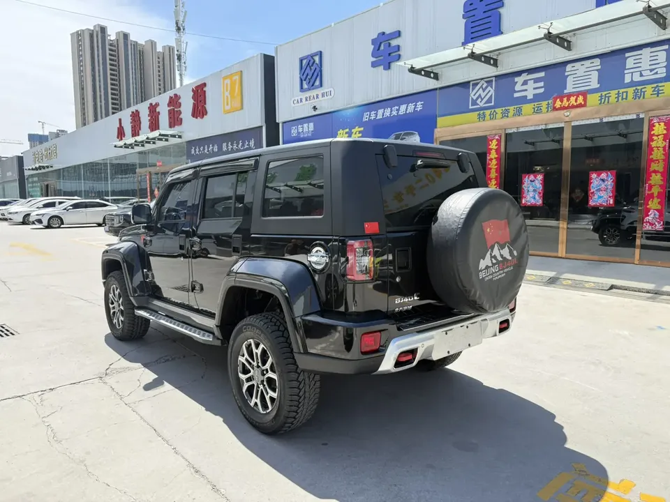 BAIC Beijing Off-road BJ40 Beijing Off-road BJ40 2023 2.0T Automatic 4WD City Hunter Edition Knight Edition 2023 — миниатюра 4