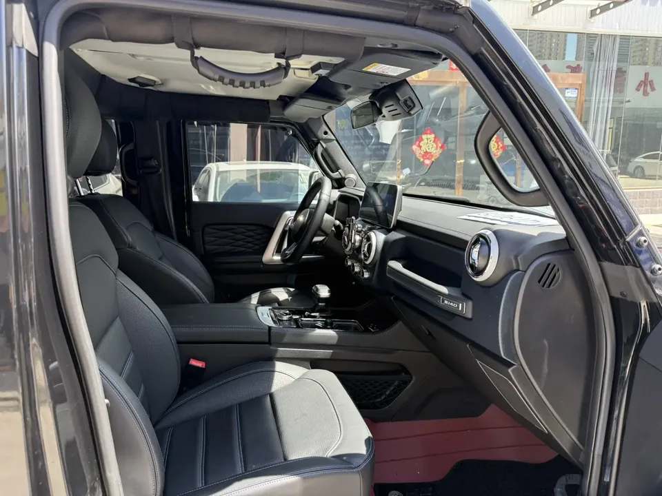 BAIC Beijing Off-road BJ40 Beijing Off-road BJ40 2023 2.0T Automatic 4WD City Hunter Edition Knight Edition 2023 — миниатюра 5