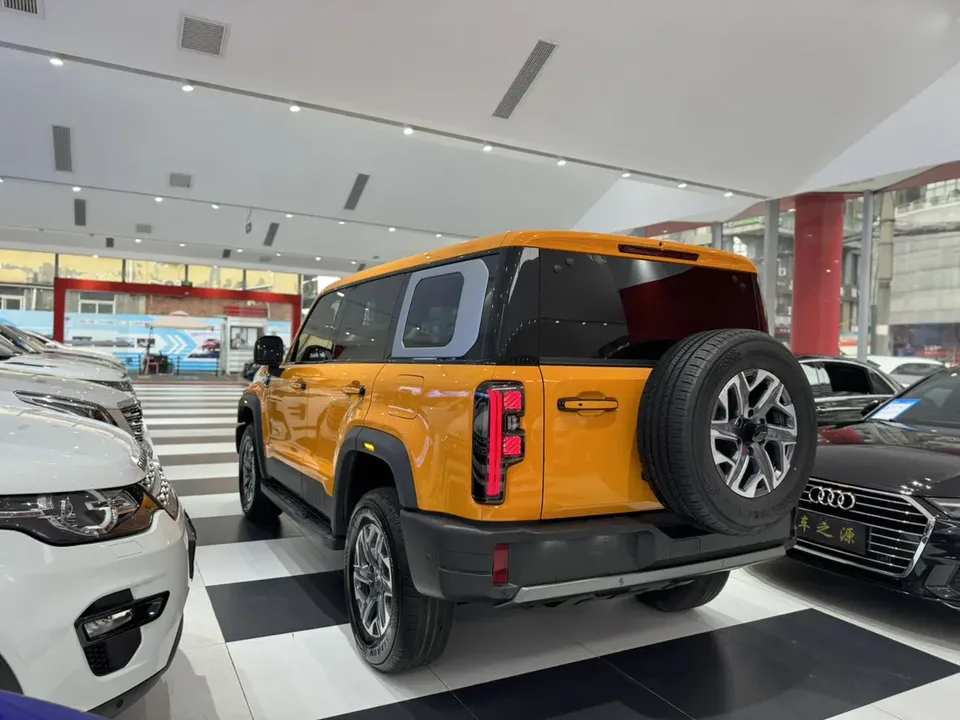BAIC Beijing Off-road BJ40 Beijing Off-road BJ40 2024 City Hunter Edition 2.0T Automatic 4WD Supreme Edition 2024 — миниатюра 4