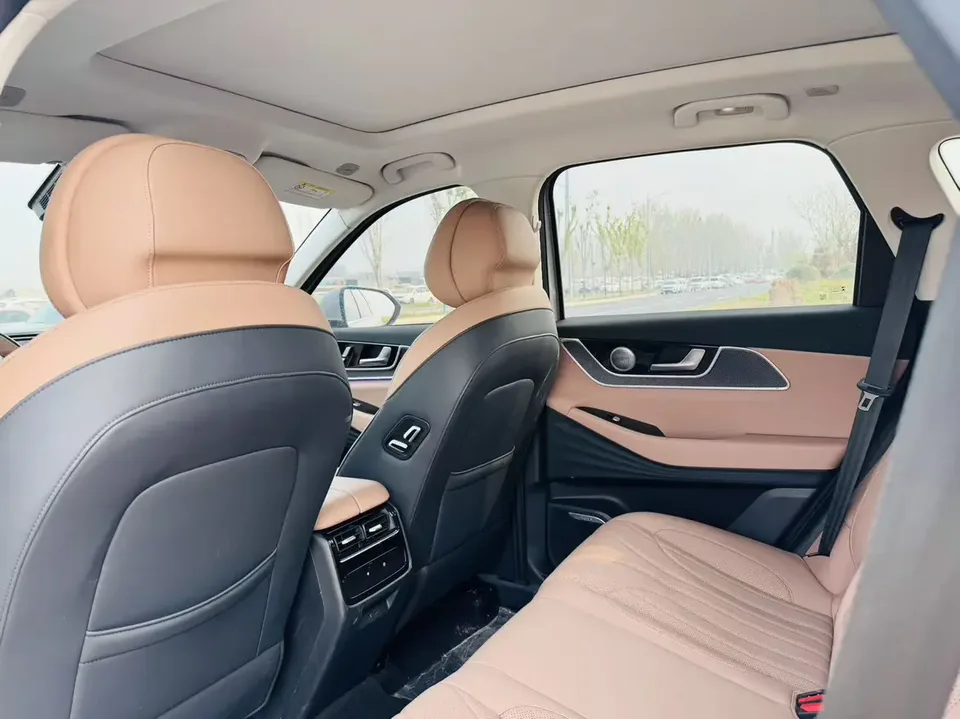 Chery Tiggo 8L 2.0T Automatic Premium Edition 2025 — миниатюра 3